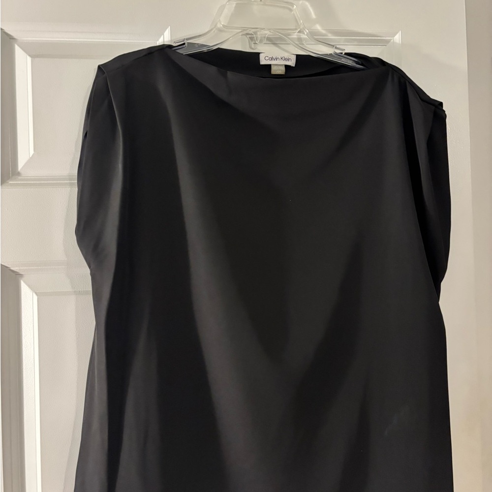 Calvin Klein size large - Picture 4 of 4